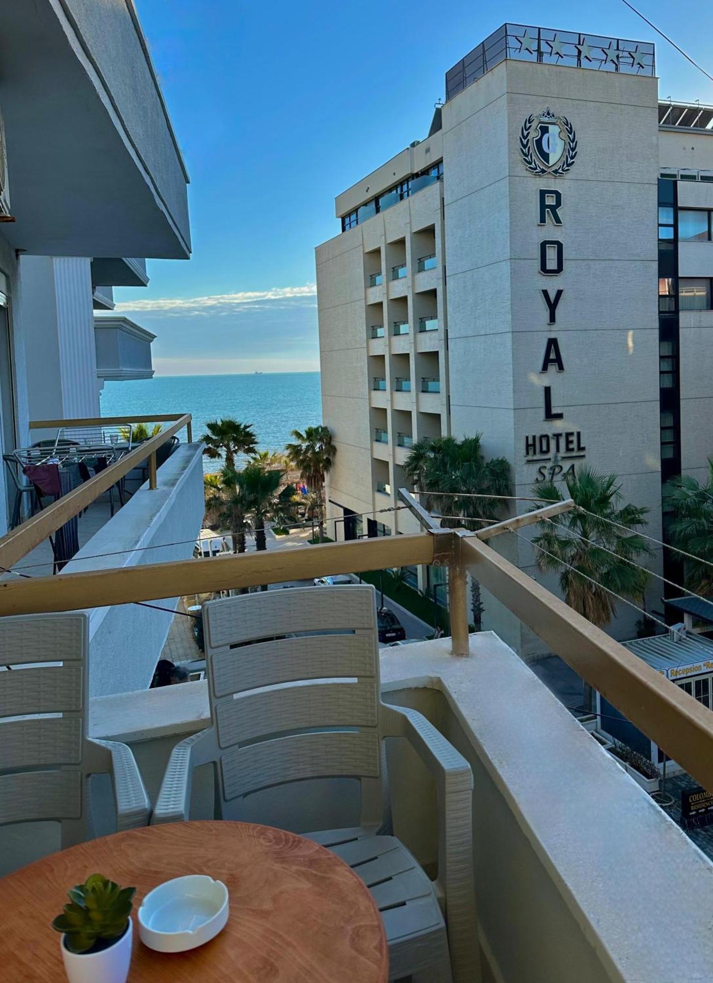 Sea View Apartament. Luxury Area In Durres Beach. Lejlighed Eksteriør billede