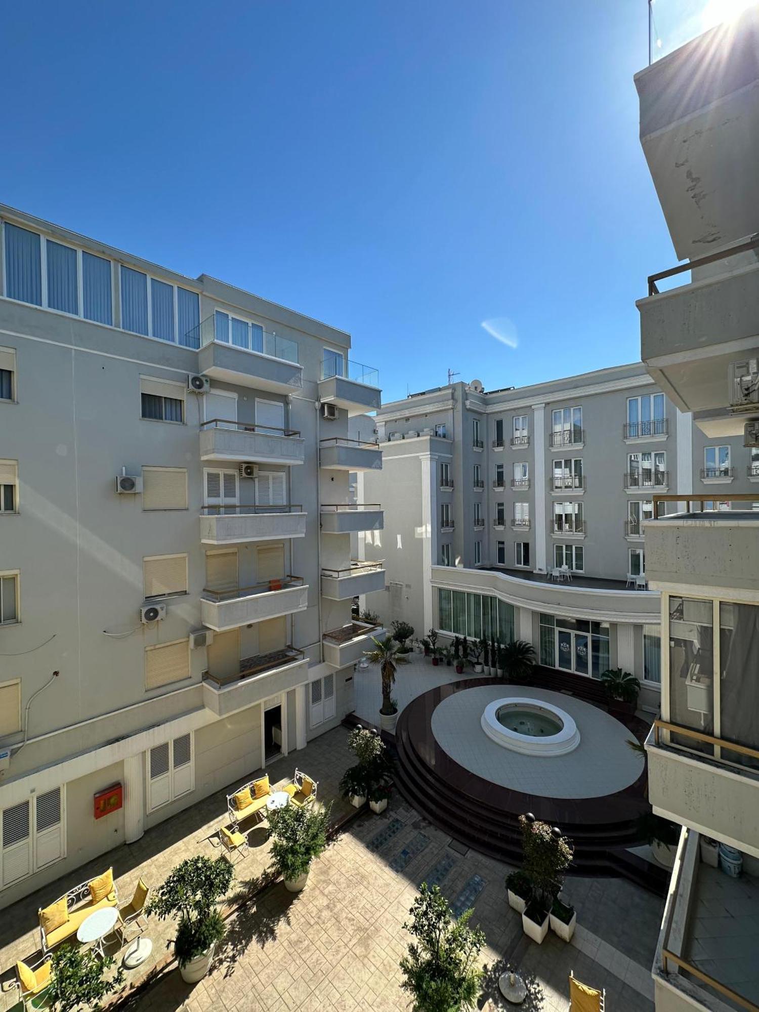 Sea View Apartament. Luxury Area In Durres Beach. Lejlighed Eksteriør billede