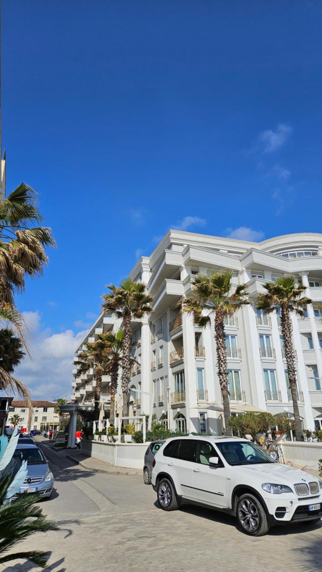Sea View Apartament. Luxury Area In Durres Beach. Lejlighed Eksteriør billede
